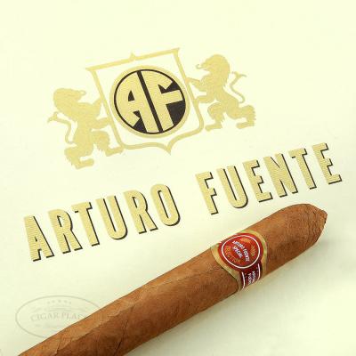 Naturalnie kręcone głowy Arturo Fuente Deluxe